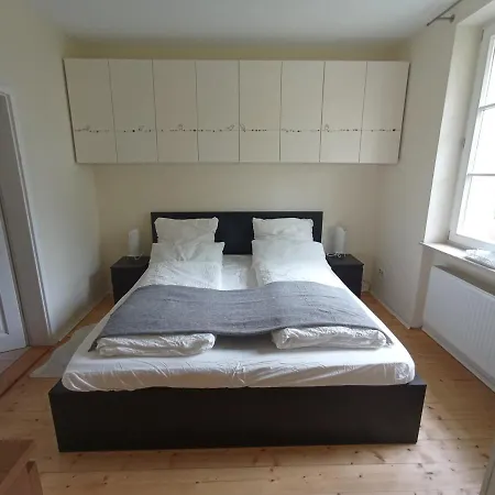 Komplette Wohnung Mit Kamin Und Fussbodenheizung & Kostenlosen Wlan * Darmstadt