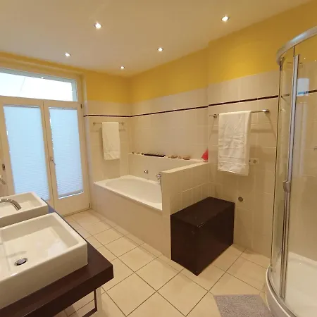 Lägenhet Komplette Wohnung Mit Kamin Und Fussbodenheizung & Kostenlosen Wlan *